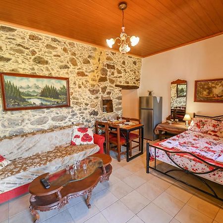 Stone House For Relaxation In Elos Kissamos Luaran gambar